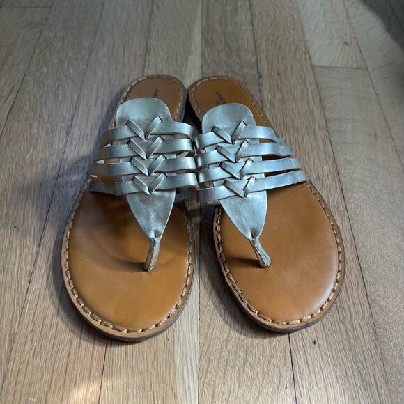 AEO Gold Sandals 7 - Picture 1 of 3